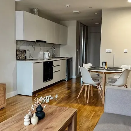 Cloudline - Diamond Complex 1br - Center *